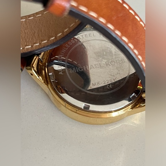 Michael Kors WRAP AROUND leather watch - Picture 4 of 6